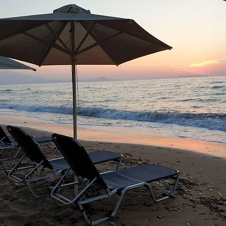 ホテル Thalassi 3*